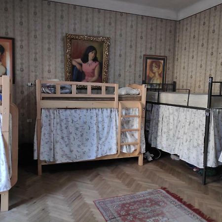Amoun Hostel Тбилиси Екстериор снимка