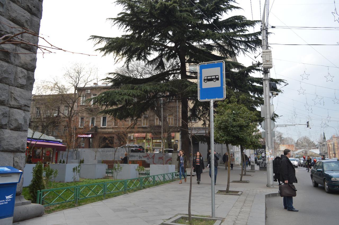Amoun Hostel Тбилиси Екстериор снимка
