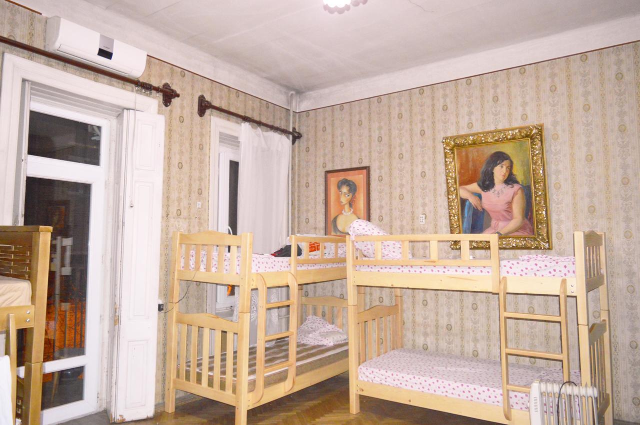 Amoun Hostel Тбилиси Екстериор снимка