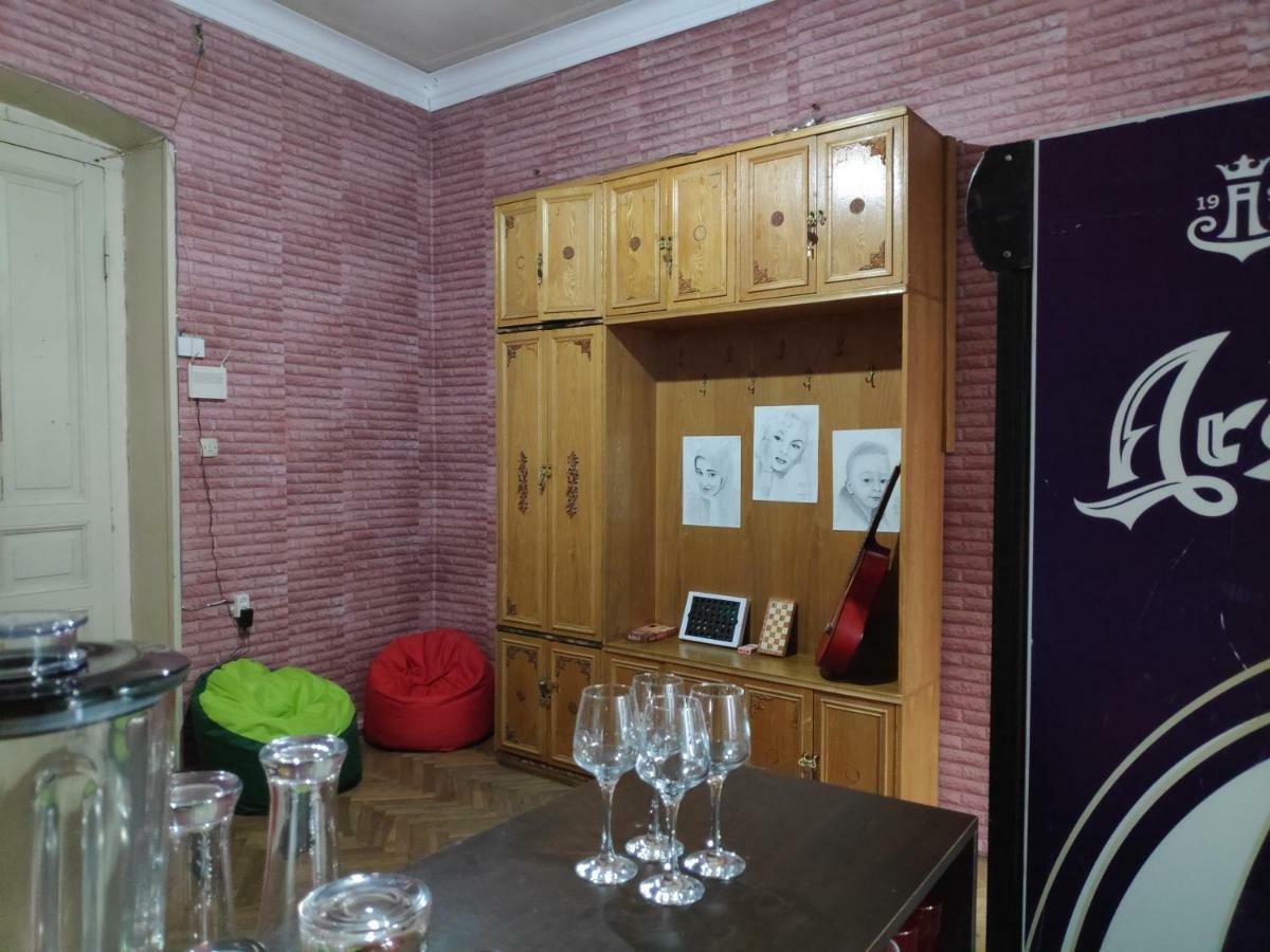 Amoun Hostel Тбилиси Екстериор снимка